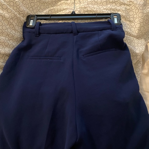 Aritzia Effortless pant size 00 - Picture 3 of 5